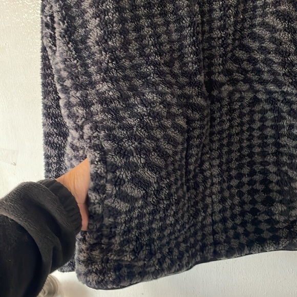 Airwalk plush half zip pullover - Picture 3 of 8